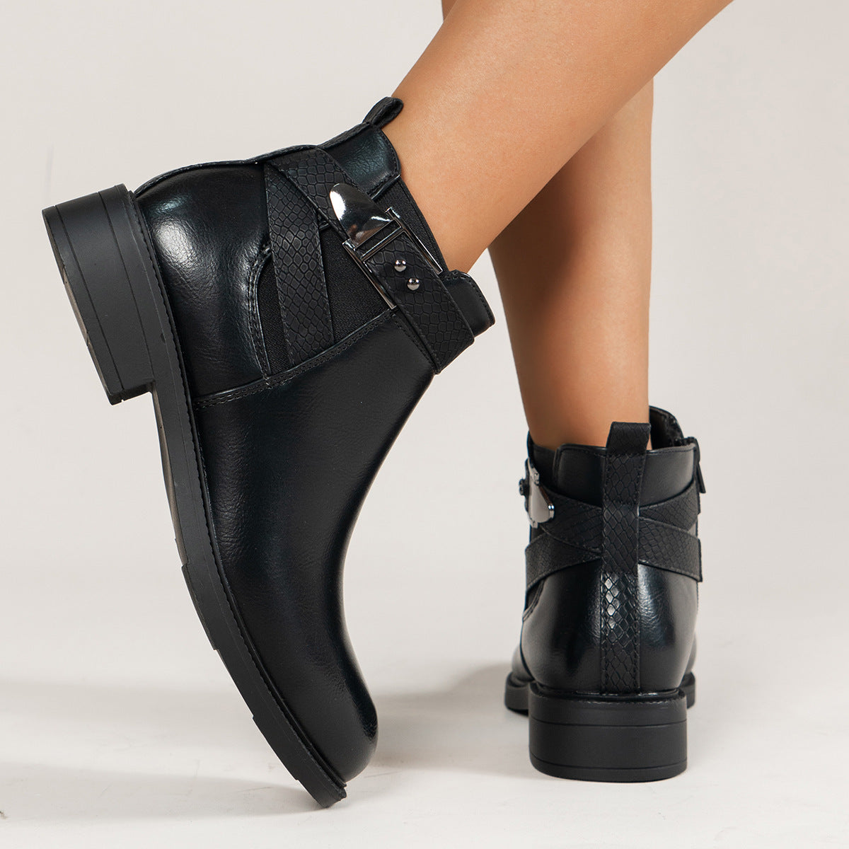 Denise – Bottines Chelsea noires avec fermeture éclair latérale et boucle