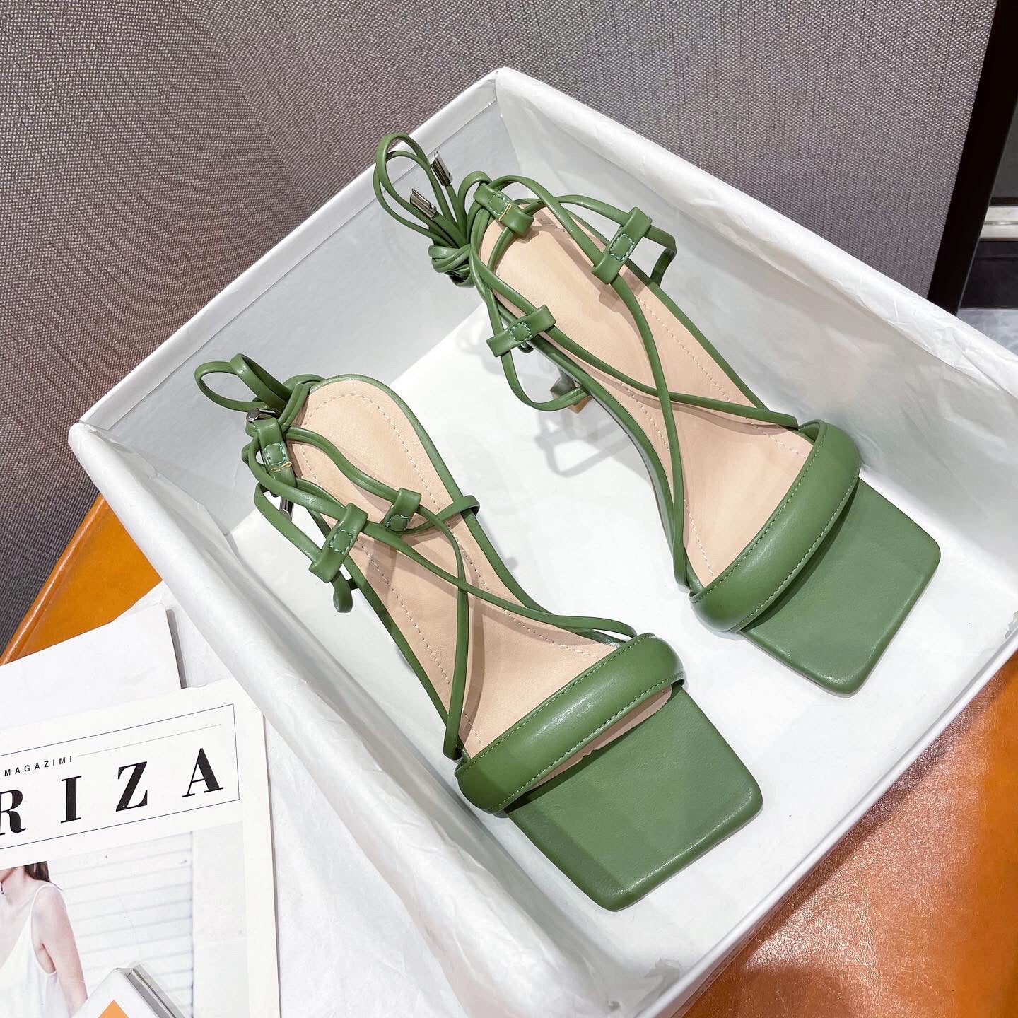Marion – Sandales à Brides Découpées en Stiletto