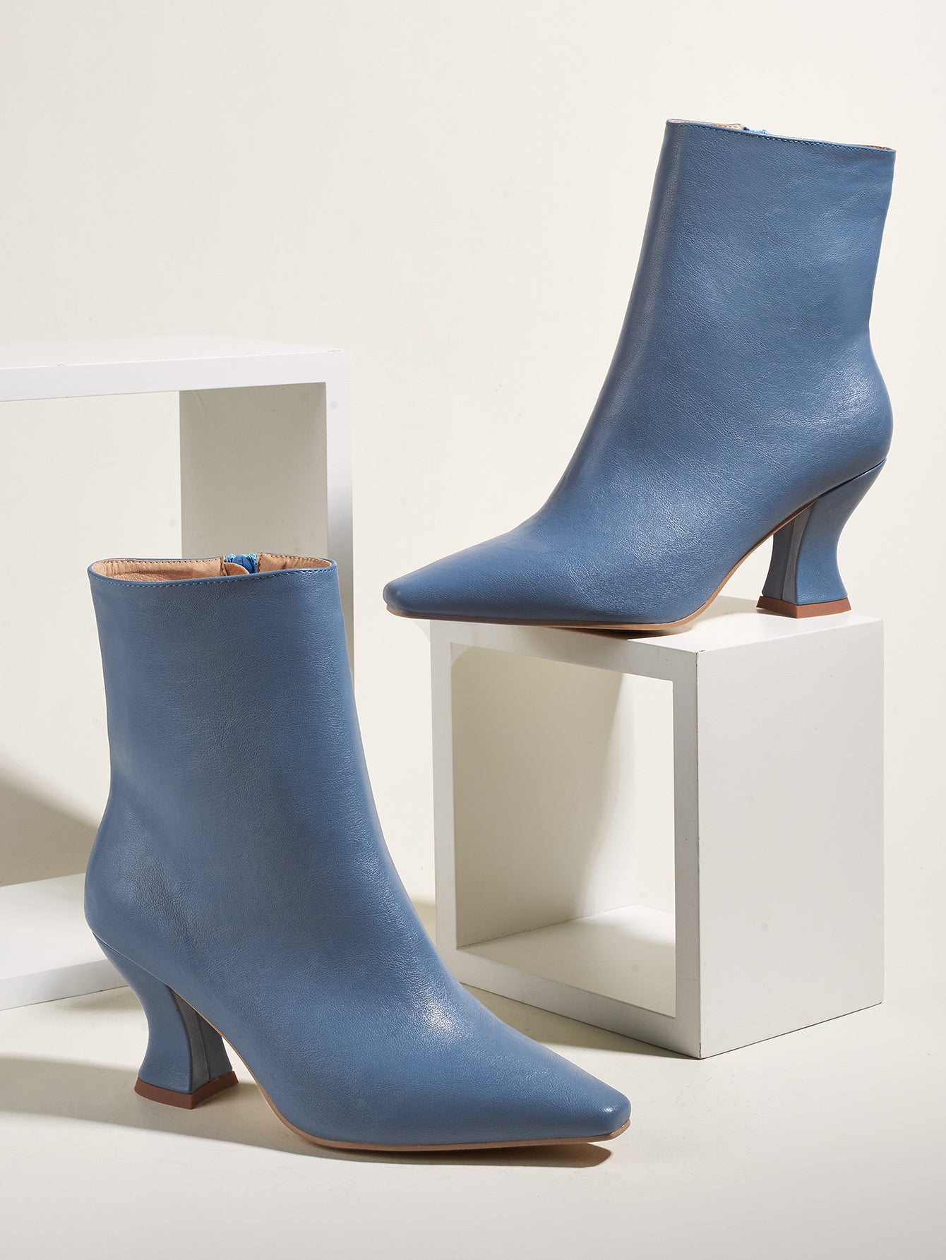 Pamela – Bottines à bout pointu pour femme en grandes tailles