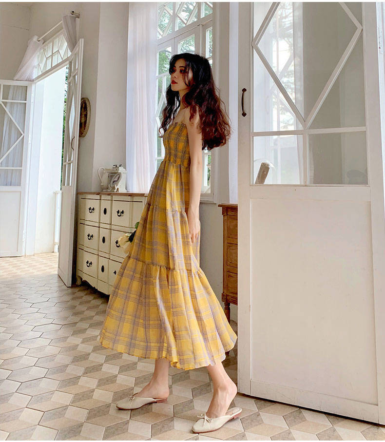 Caroline – Robe en chiffon à carreaux avec taille fine