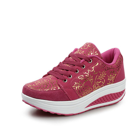 Catherine – Chaussures compensées à fleurs pour gagner en hauteur