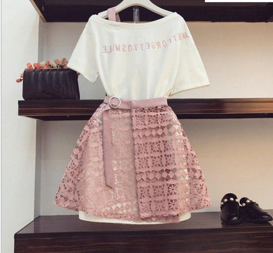 Anna – Jupe en Dentelle avec Ourlet Ajourné et Long T-Shirt