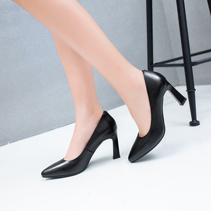 Janet – Bottines à talon épais en daim vegan pour femme
