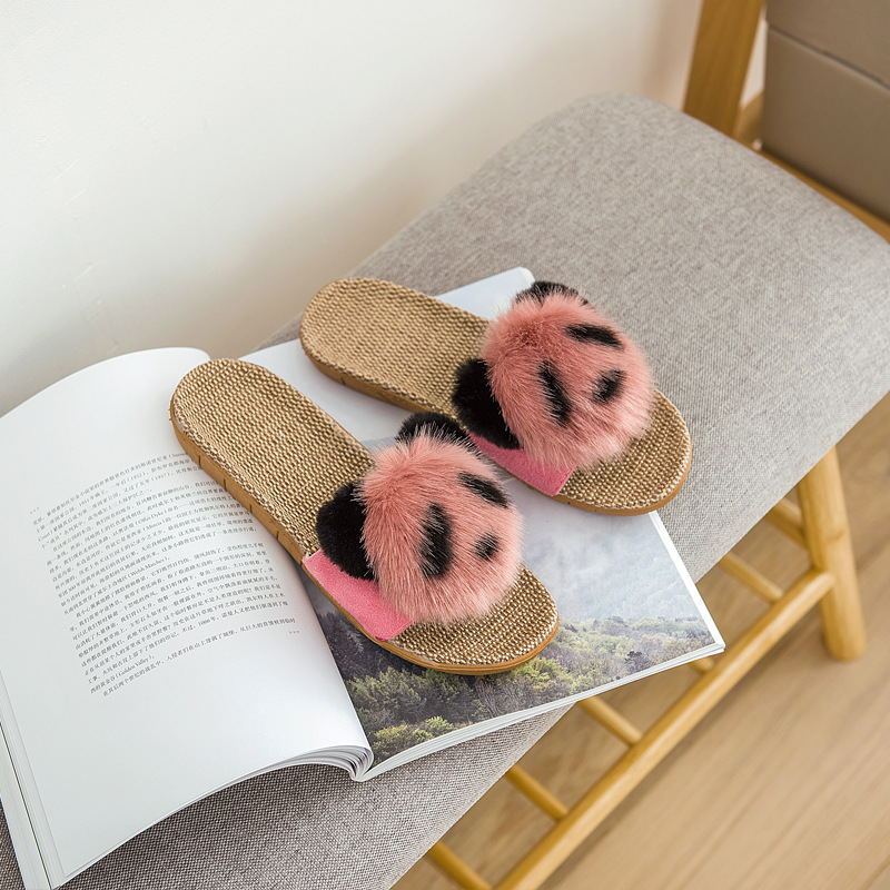 Christine – Chaussons Doux avec Design Panda