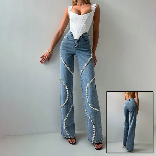 Christine – Jean droit pour femme avec design en strass