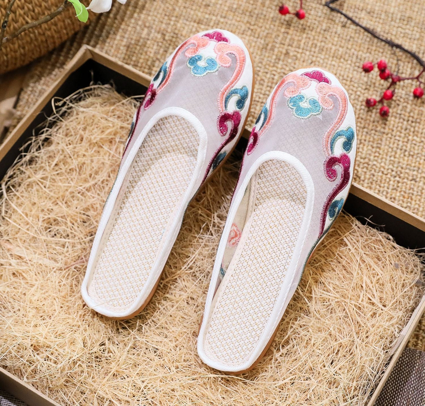 Rose – Mules en Coton Brodé Style Rétro