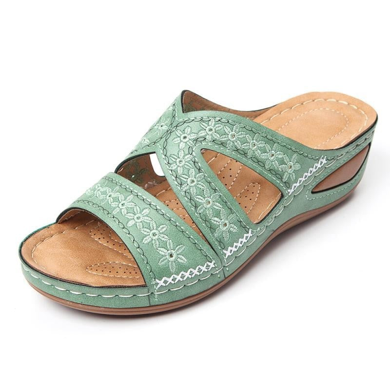 Jasmine – Chaussons féminins brodés rétro