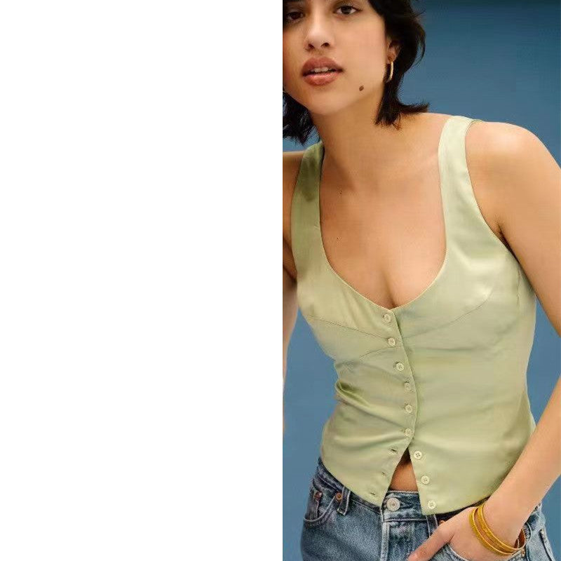 Georgina – Top ajusté avec encolure carrée et bouton au dos