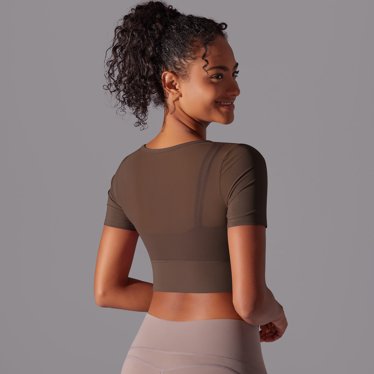 Sarah – Haut de Yoga à Deux Couches pour Femmes