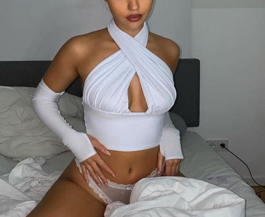 Caroline – Haut Court Sans Manches à Dos Nu avec Design Croisé