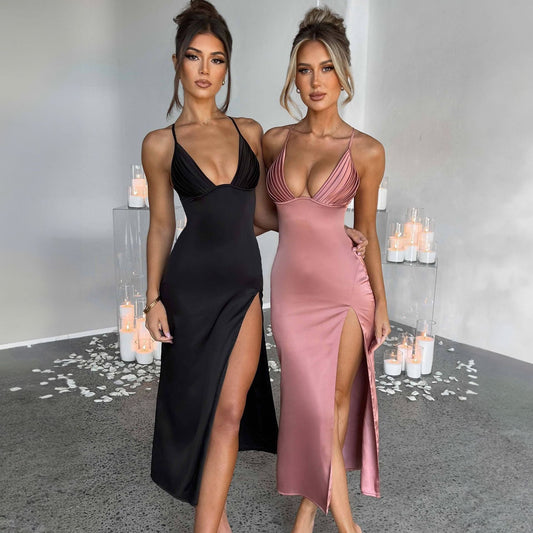 Natasha – Robe Bodycon sans manches avec décolleté plongeant et fente
