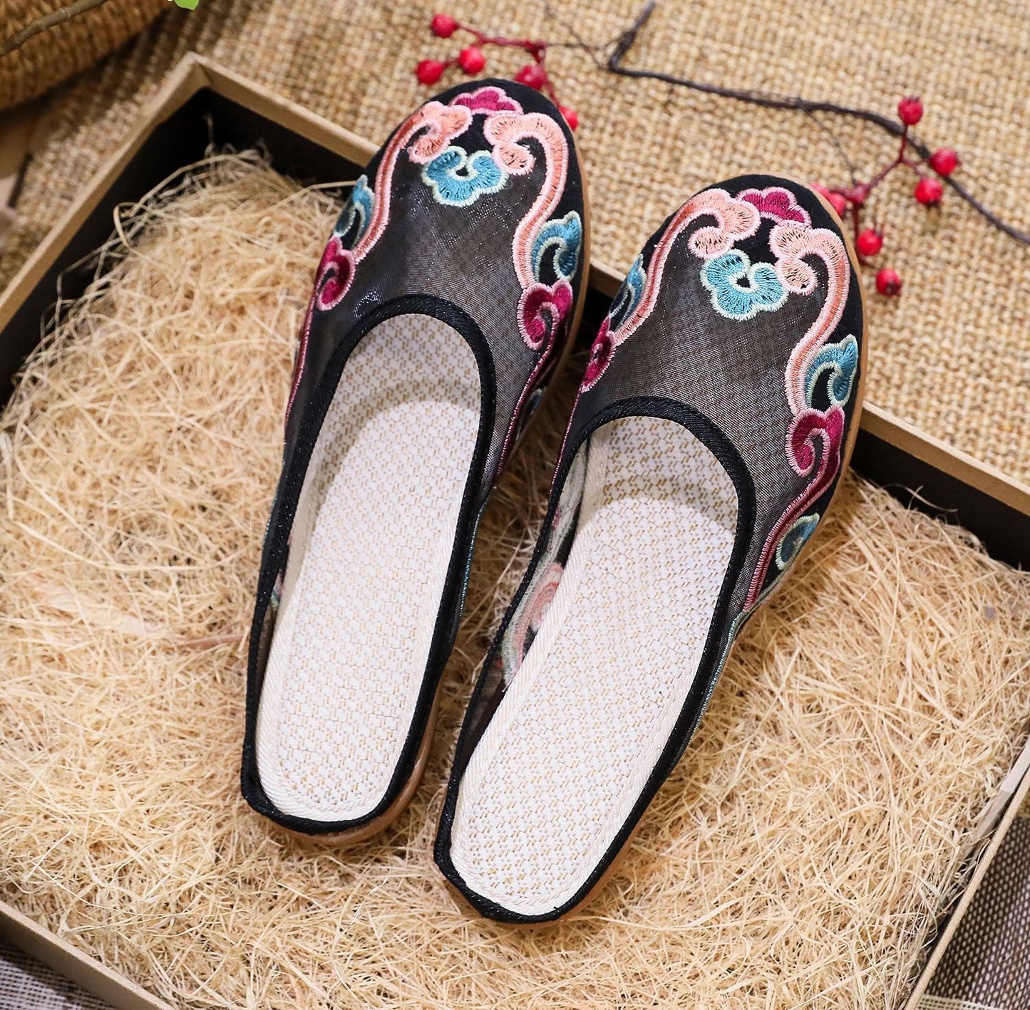 Rose – Mules en Coton Brodé Style Rétro