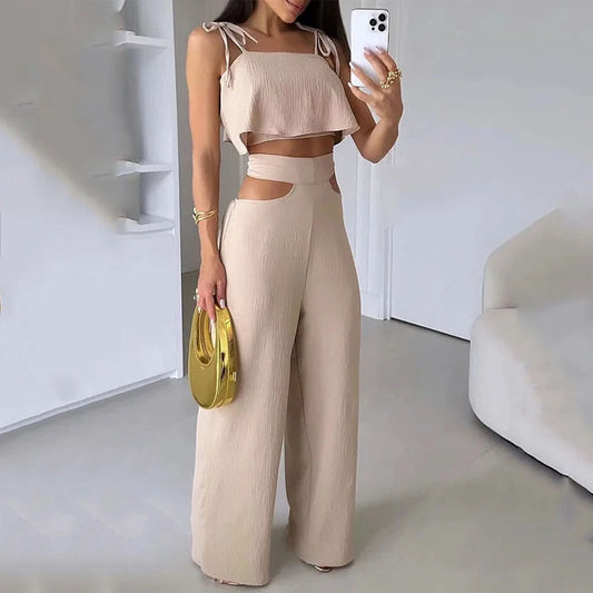 Jessica – Costume élégant pour femme avec design ajouré